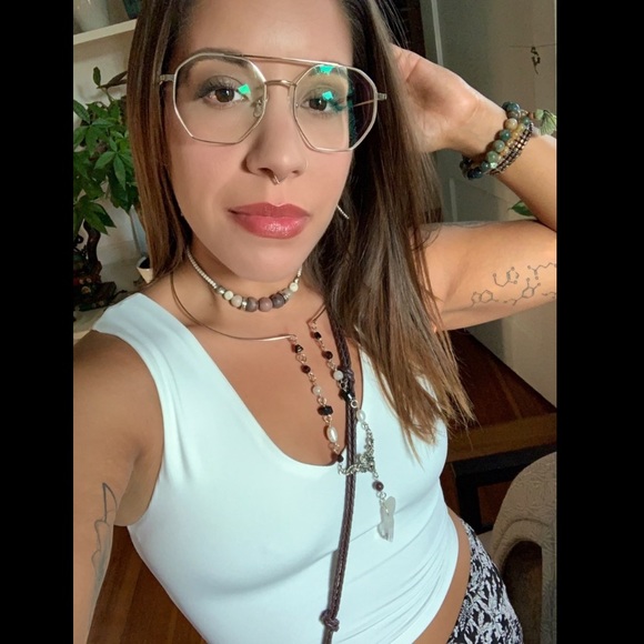 Meet your Posher, Amanda - Picture 3 of 4